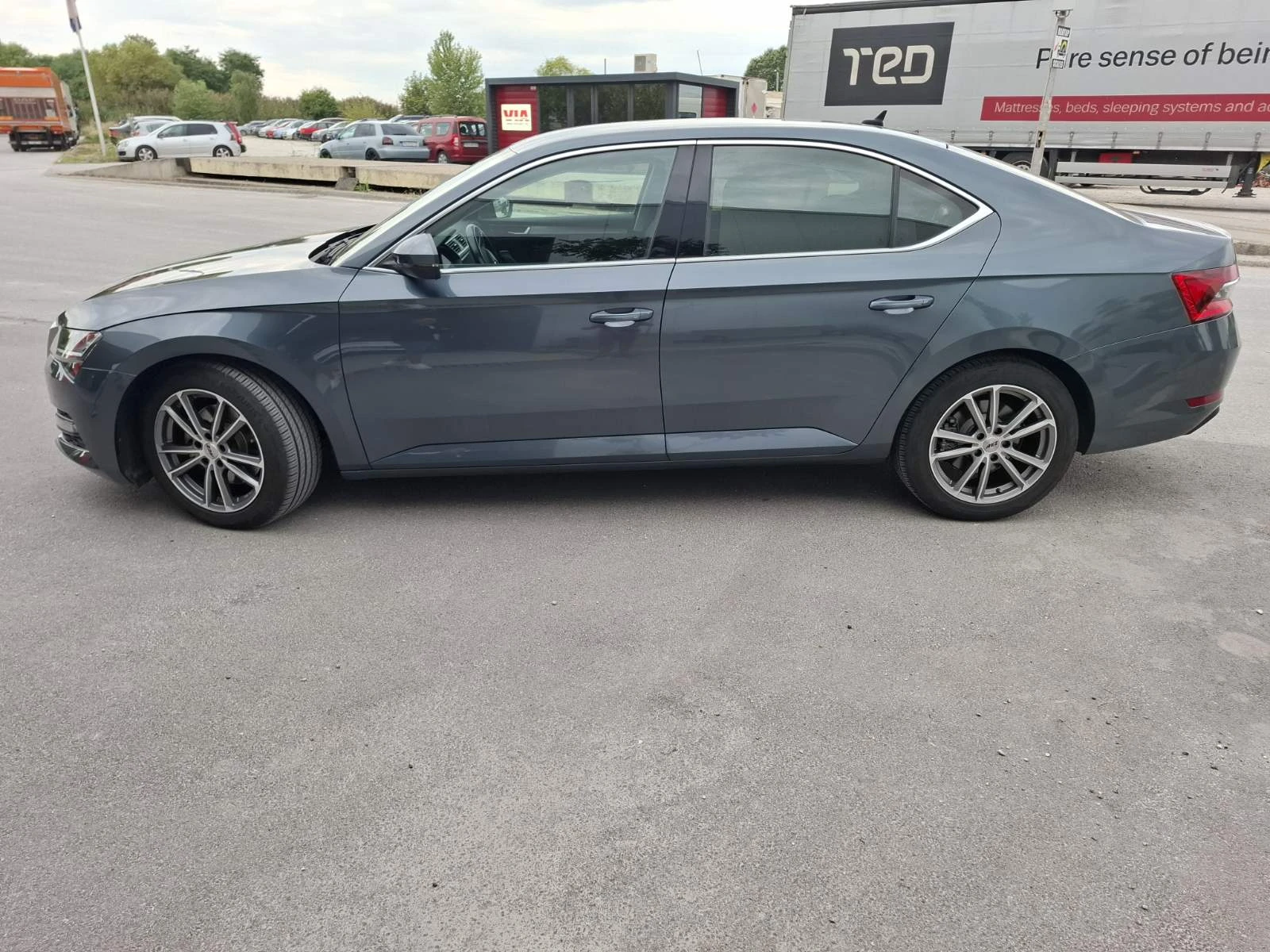 Skoda Superb  - изображение 7