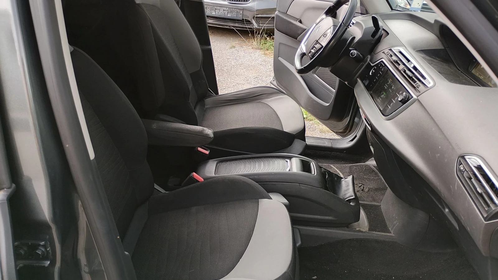 Citroen C4 Picasso 1.6 хди автоматик - изображение 7