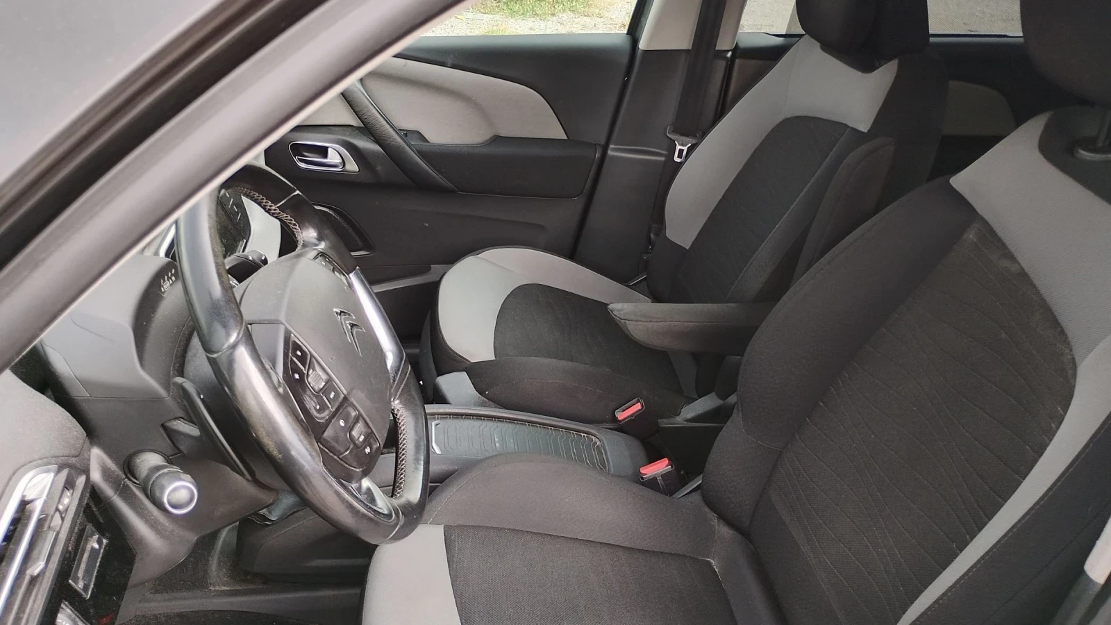 Citroen C4 Picasso 1.6 хди автоматик - изображение 4