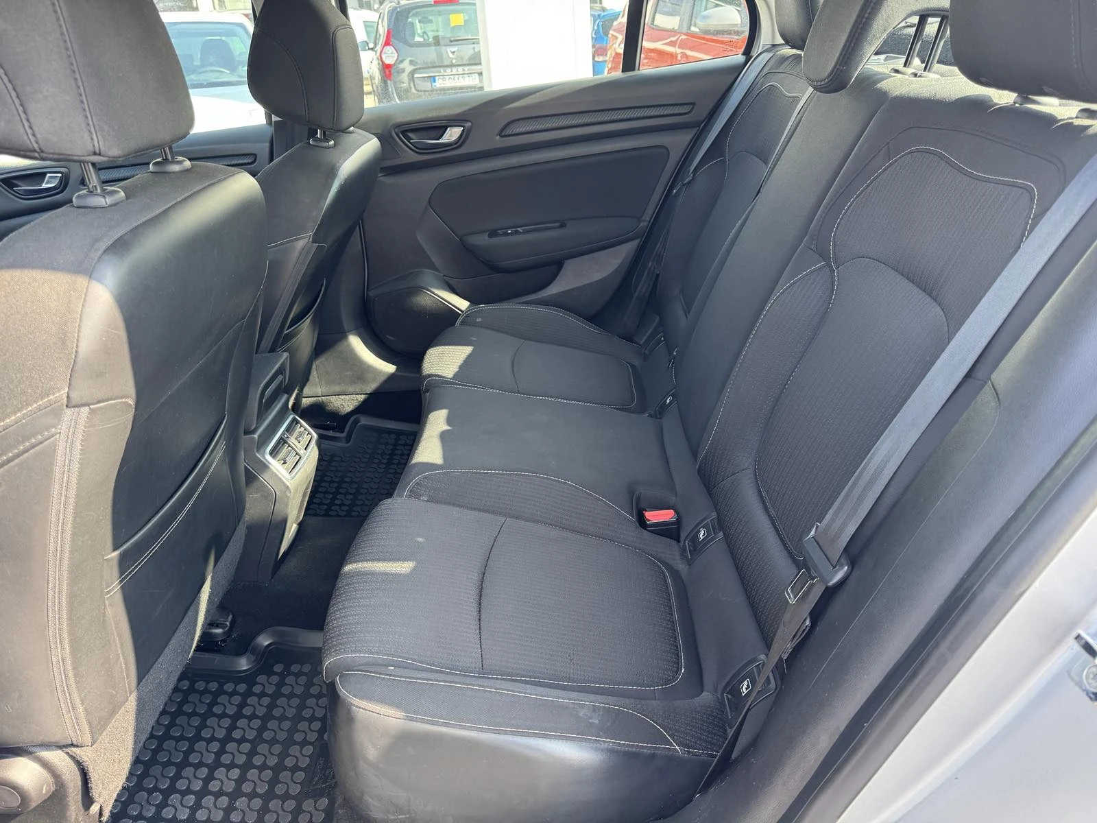 Renault Megane 1.5DCI, снимка 12 - Автомобили и джипове - 53736497