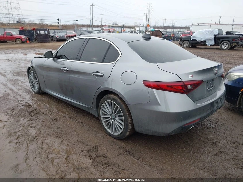Alfa Romeo Giulia 2.0l Ti Awd, снимка 3 - Автомобили и джипове - 54197675