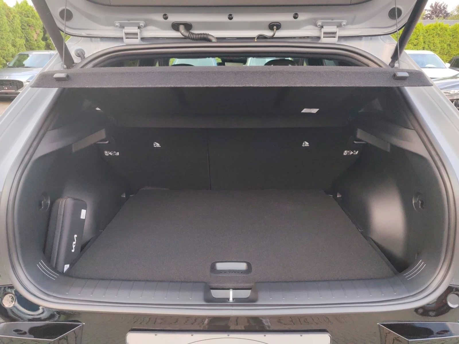 Kia EV4 GT-Line 81.4kWh Hatchback / 7Y Warranty | Mobile.bg � ����������� 16