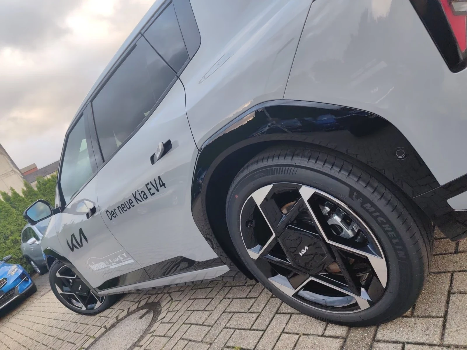 Kia EV4 GT-Line 81.4kWh Hatchback / 7Y Warranty | Mobile.bg � ����������� 5