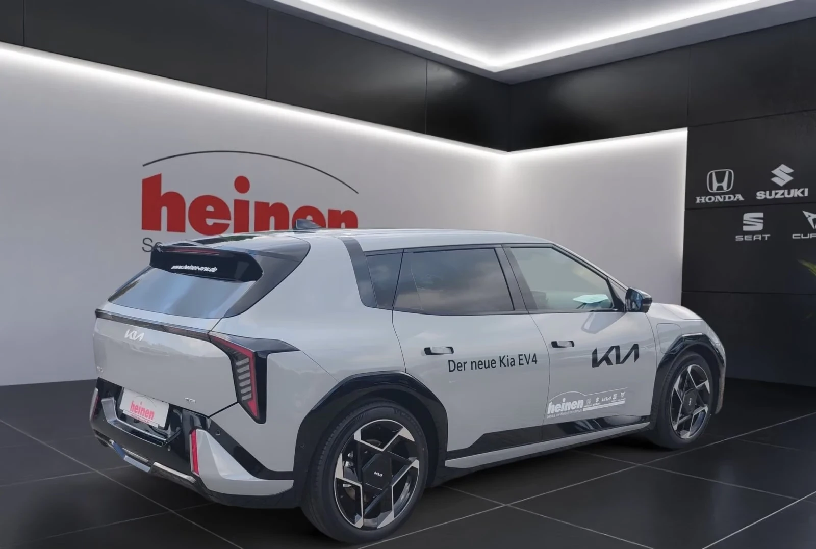 Kia EV4 GT-Line 81.4kWh Hatchback / 7Y Warranty | Mobile.bg � ����������� 6