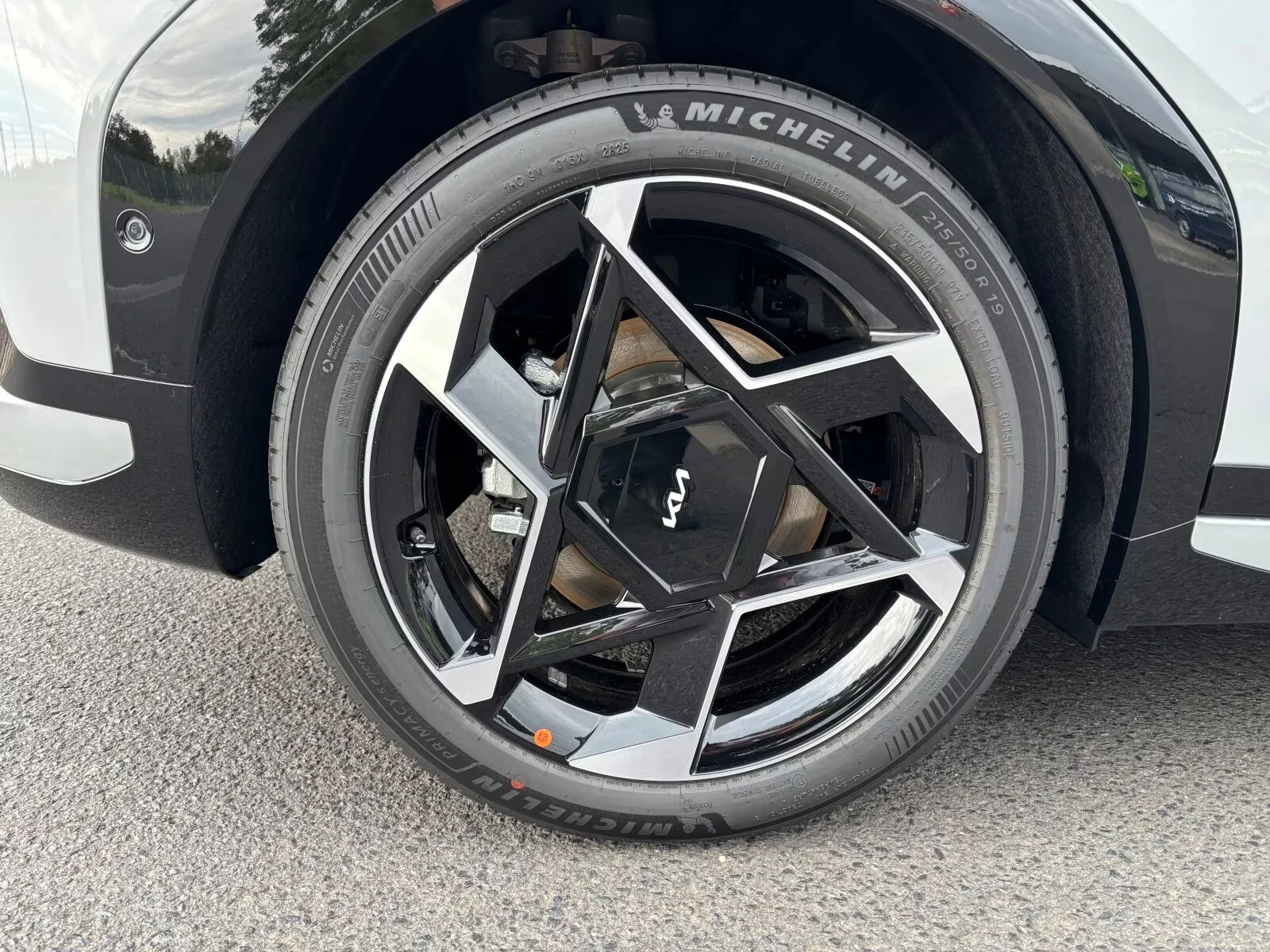 Kia EV4 GT-LINE Kia Certificate! All Options / Warranty, снимка 17 - Автомобили и джипове - 54451057