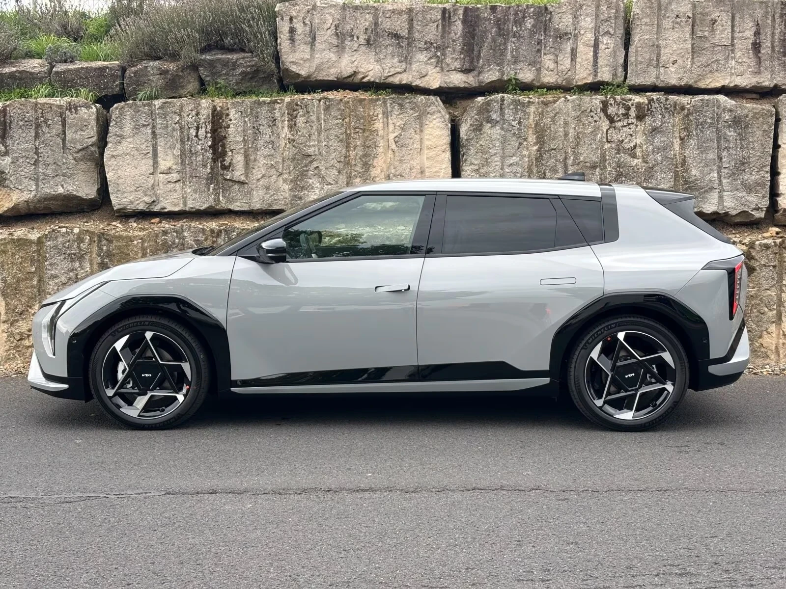 Kia EV4 GT-LINE Kia Certificate! All Options / Warranty, снимка 4 - Автомобили и джипове - 54451057