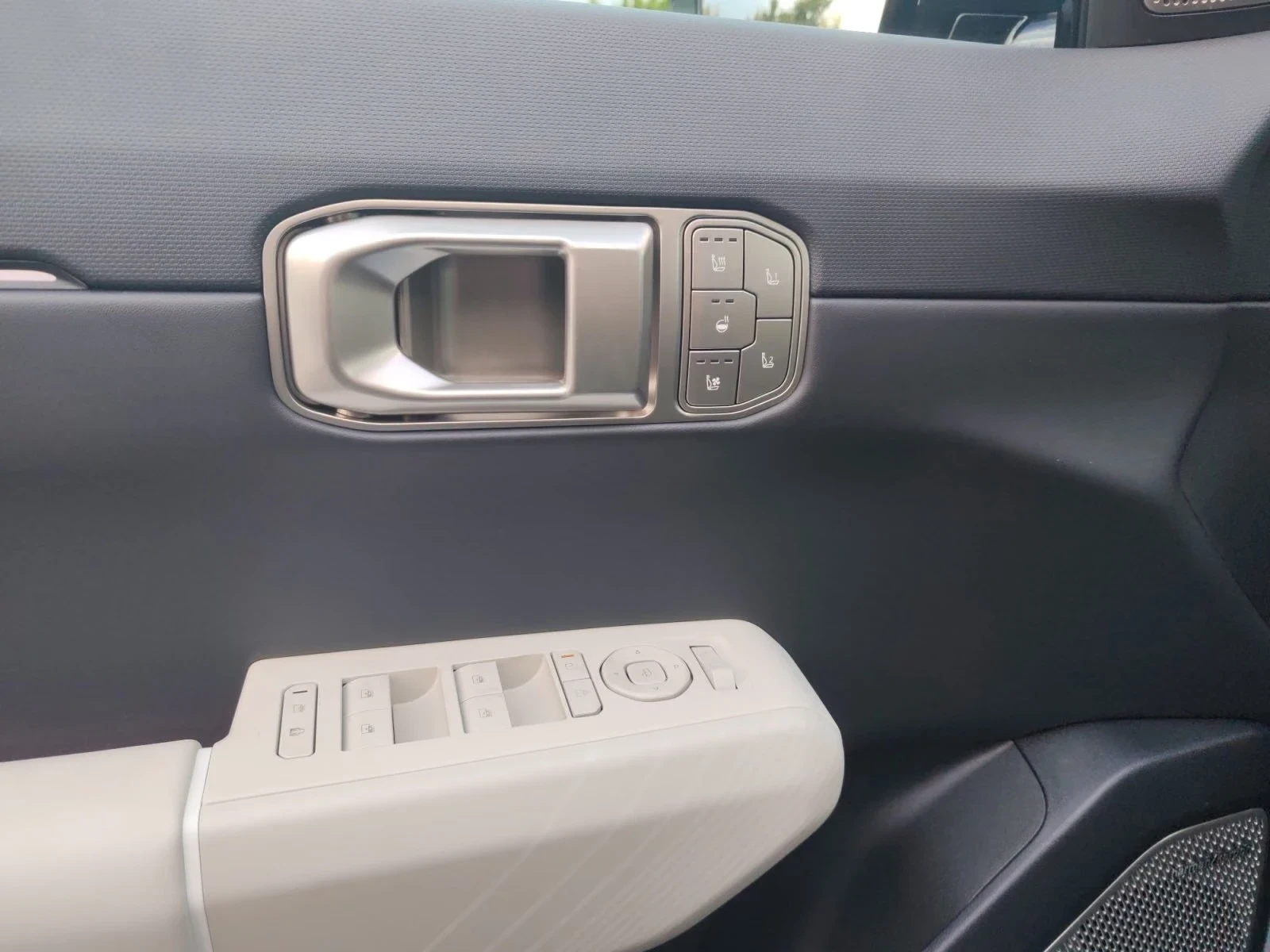 Kia EV4 GT-Line 81.4kWh Hatchback / 7Y Warranty | Mobile.bg � ����������� 12