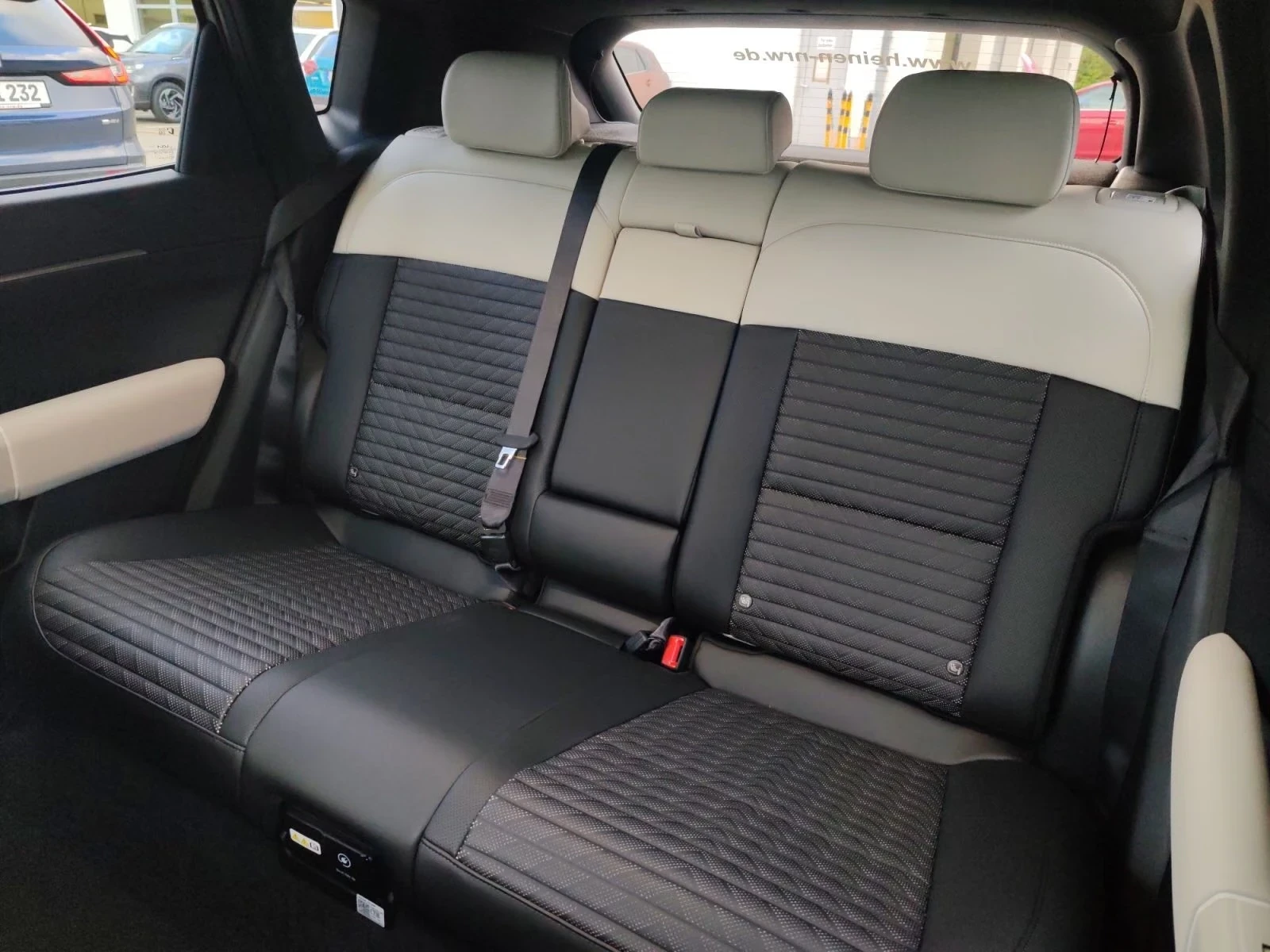 Kia EV4 GT-Line 81.4kWh Hatchback / 7Y Warranty | Mobile.bg � ����������� 15