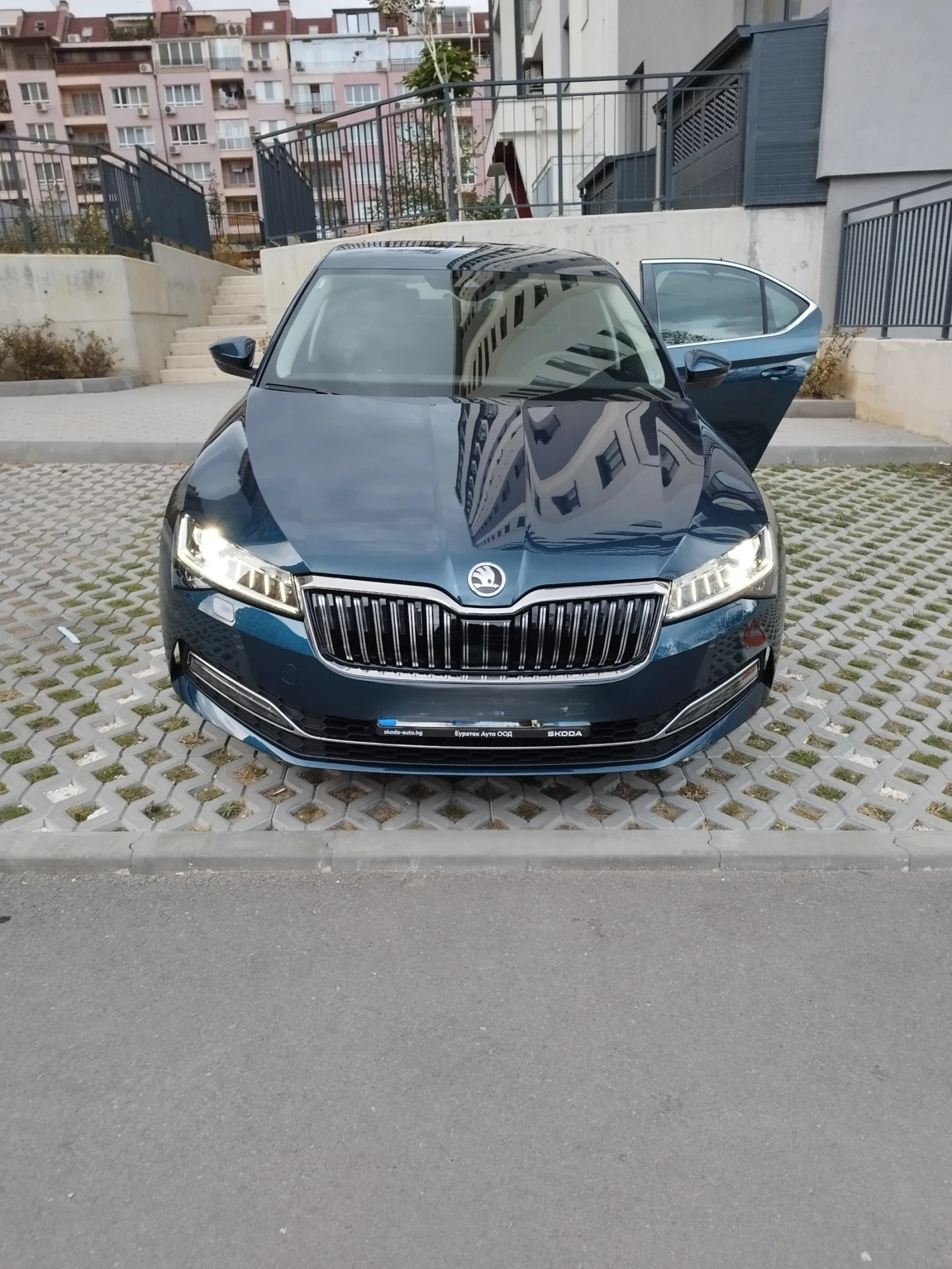 Skoda Superb, снимка 2 - Автомобили и джипове - 54492235