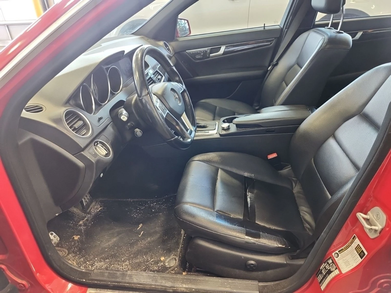 Mercedes-Benz C 350 4matic* AвтоКредит * (ЦЕНА ДО БГ), снимка 5 - Автомобили и джипове - 54542141