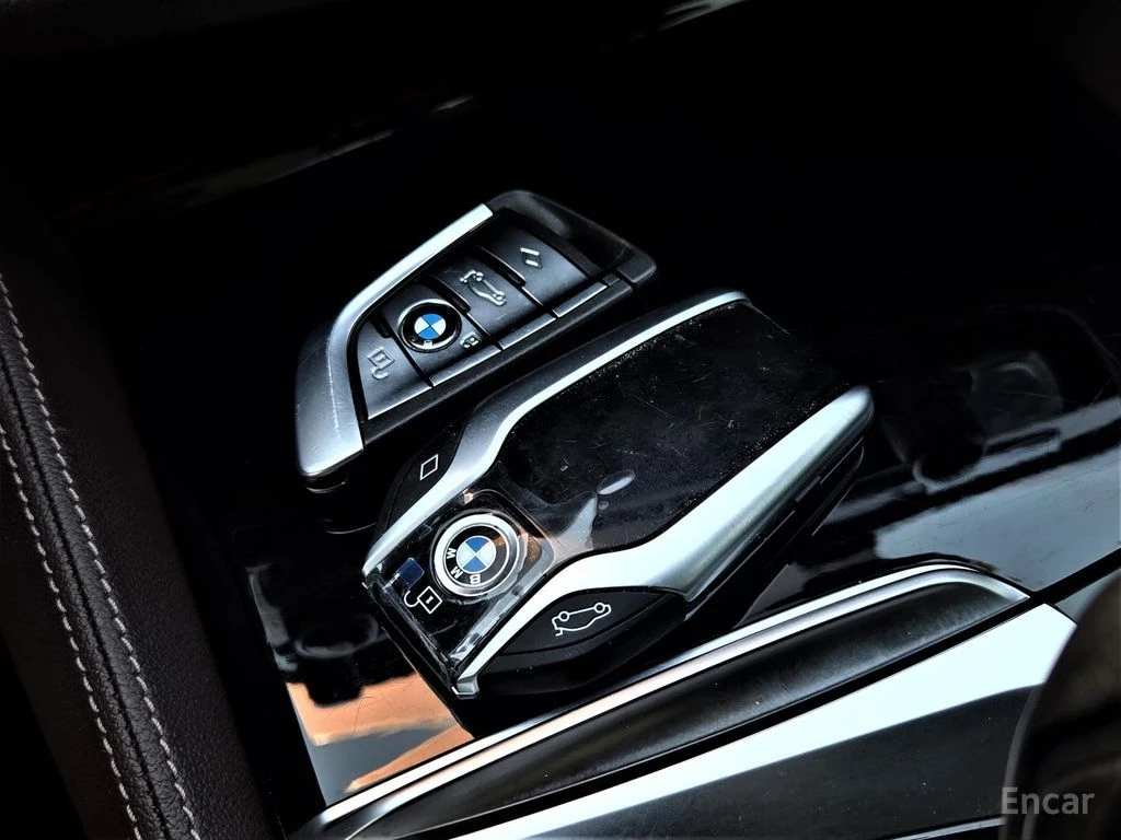 BMW 530E HYBRID* M* SPORT* HARMON* KARDON* LANE* ASSIST* 36, снимка 14 - Автомобили и джипове - 54594988