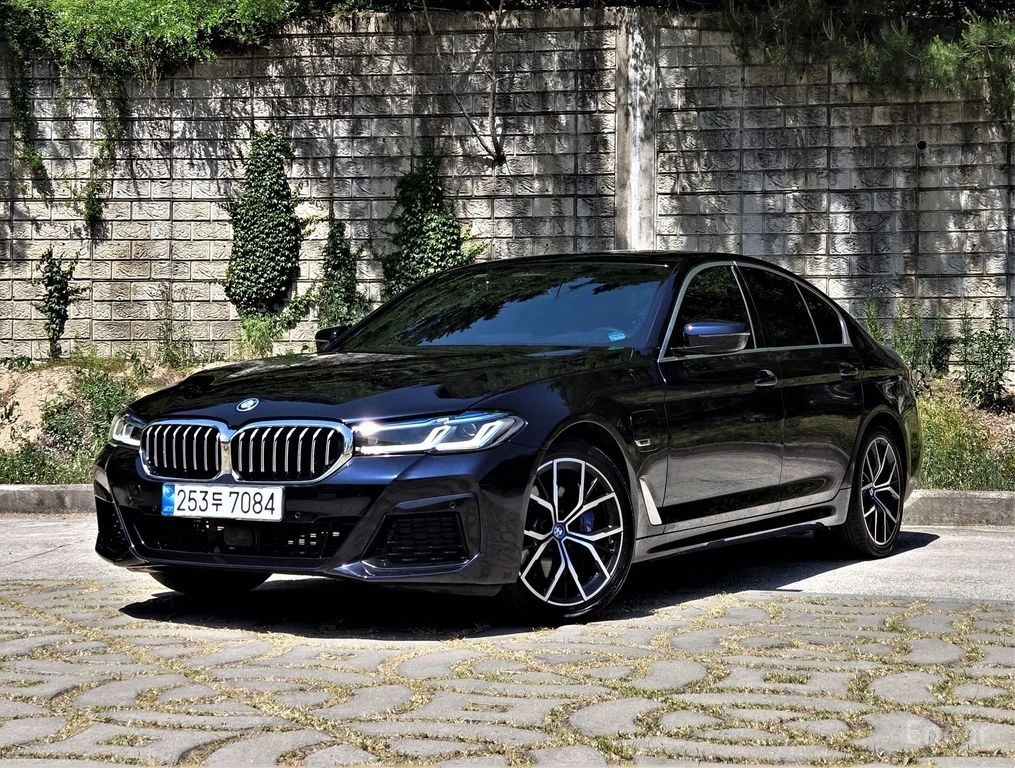 BMW 530E HYBRID* M* SPORT* HARMON* KARDON* LANE* ASSIST* 36