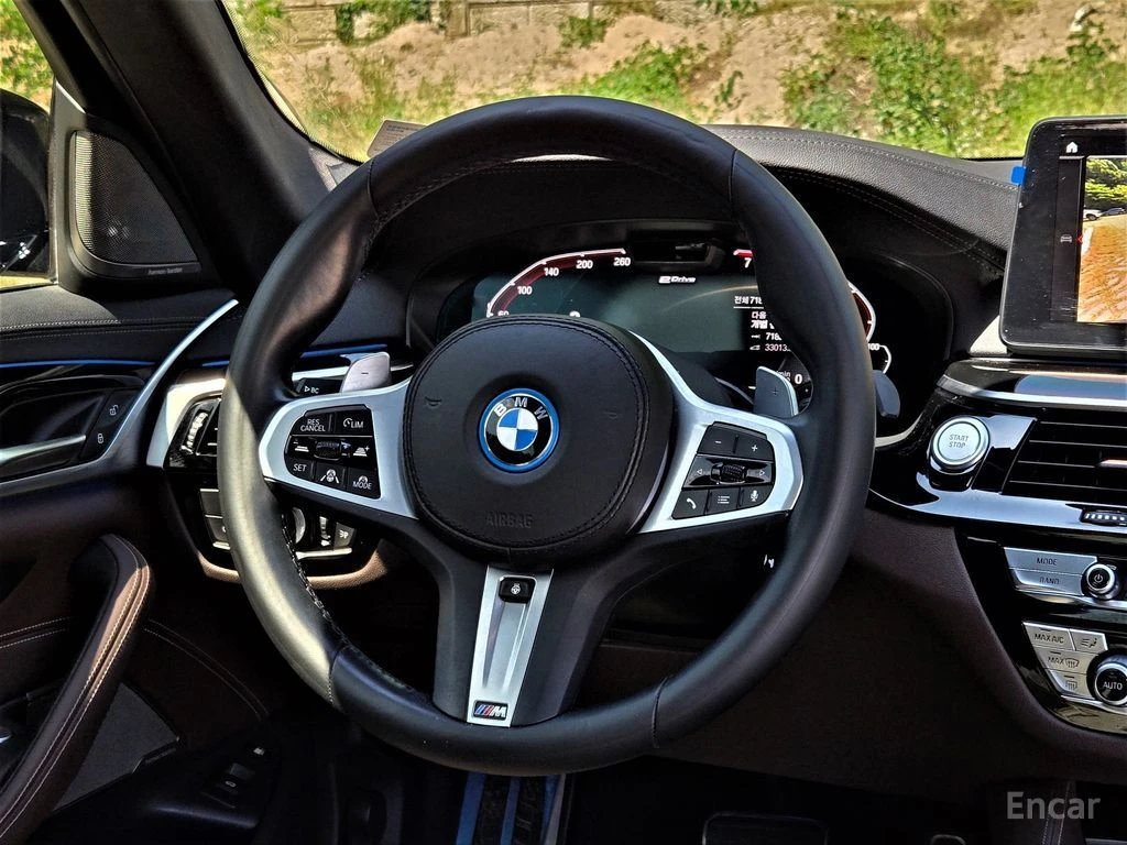 BMW 530E HYBRID* M* SPORT* HARMON* KARDON* LANE* ASSIST* 36, снимка 8 - Автомобили и джипове - 54594988