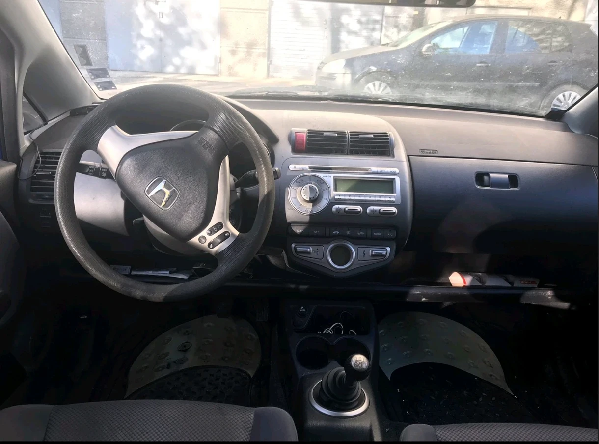 Honda Jazz 83 кс, снимка 12 - Автомобили и джипове - 54645366