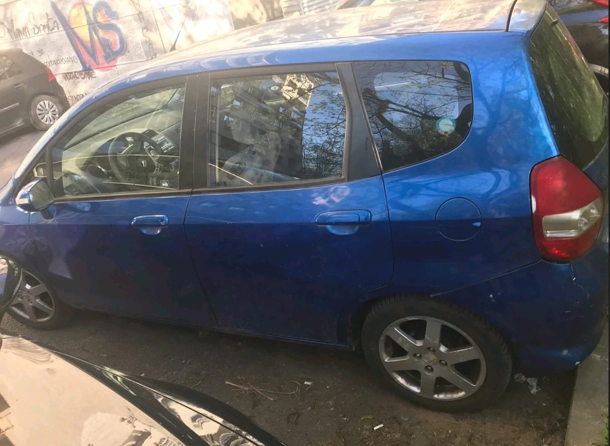 Honda Jazz 83 кс, снимка 7 - Автомобили и джипове - 54645366