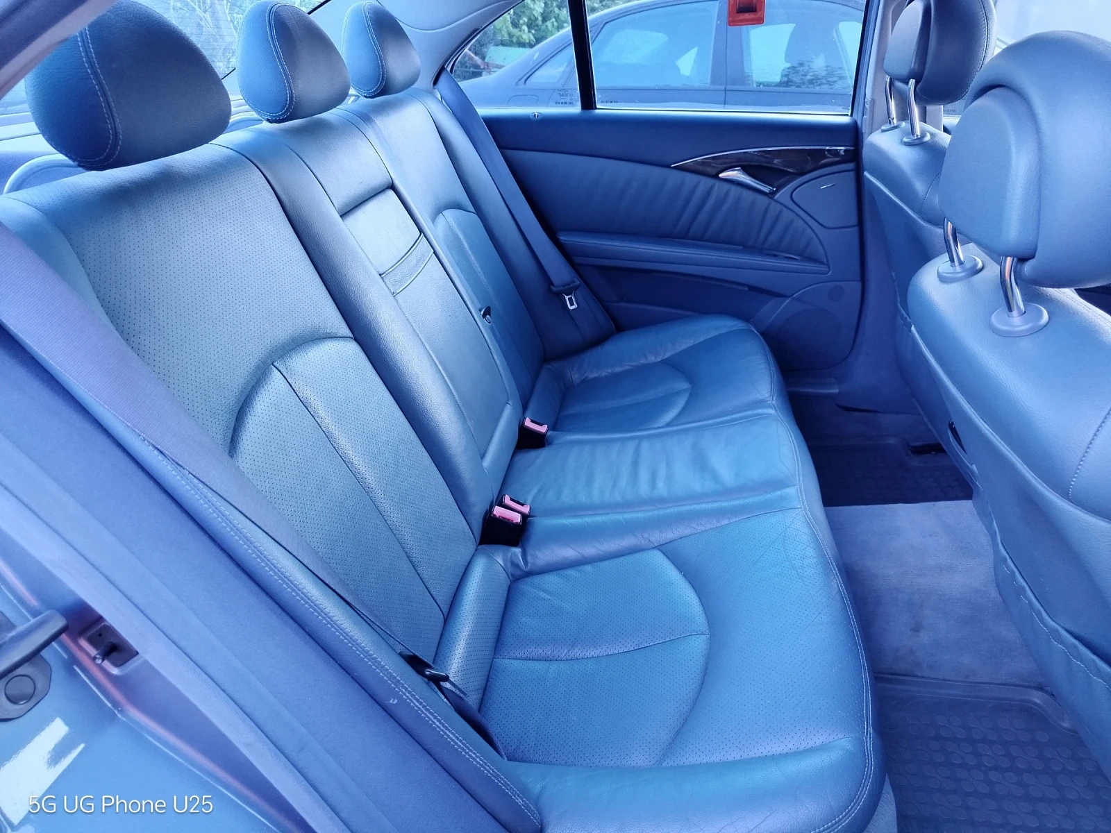 Mercedes-Benz E 320 3.2 Gaz benzin, снимка 9 - Автомобили и джипове - 54732407