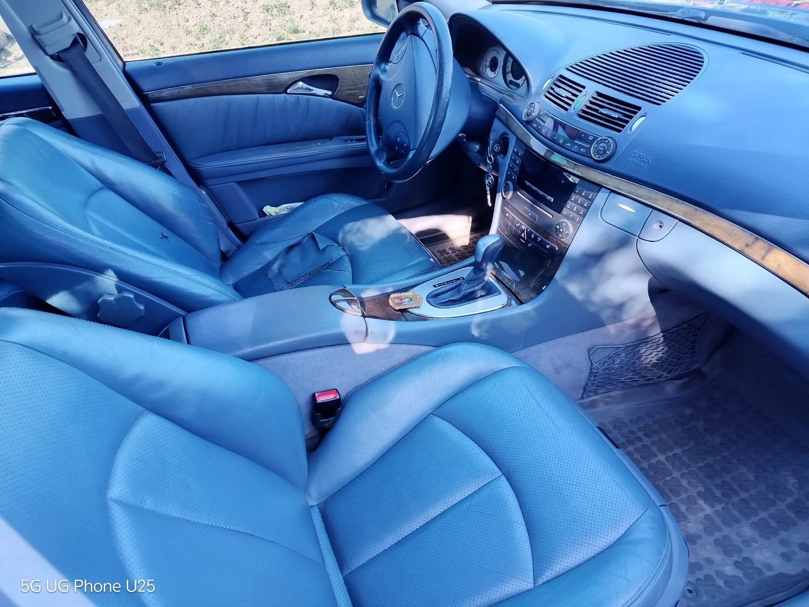Mercedes-Benz E 320 3.2 Gaz benzin, снимка 4 - Автомобили и джипове - 54732407