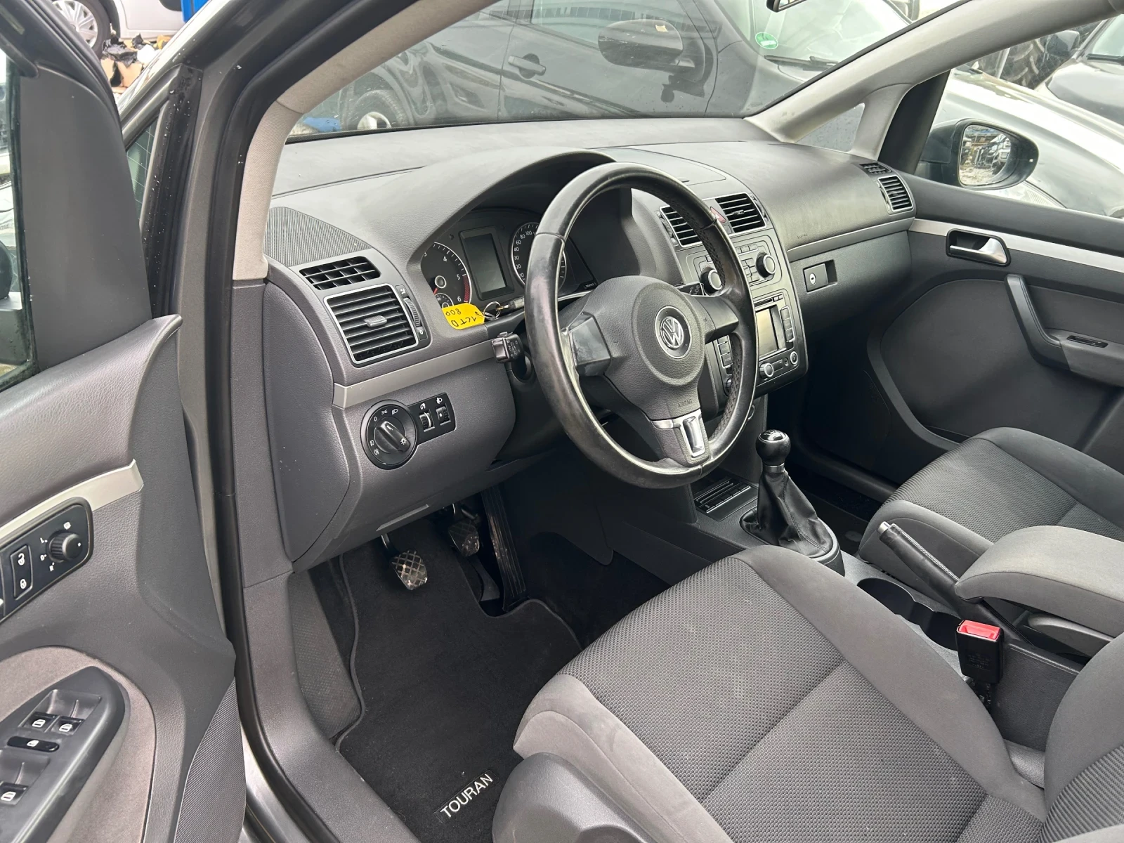 VW Touran NAVI, снимка 8 - Автомобили и джипове - 55284869