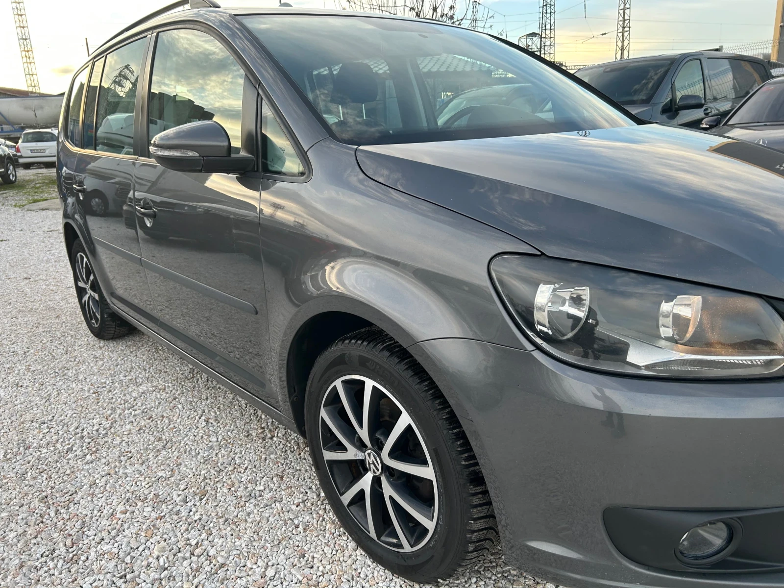 VW Touran NAVI, снимка 6 - Автомобили и джипове - 55284869