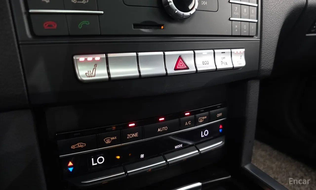 Mercedes-Benz E 300 4MATIC , снимка 14 - Автомобили и джипове - 55475947