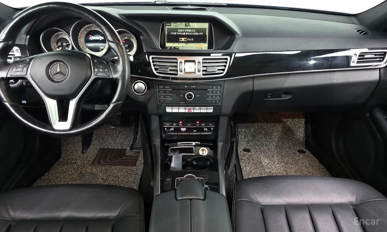 Mercedes-Benz E 300 4MATIC , снимка 5 - Автомобили и джипове - 55475947
