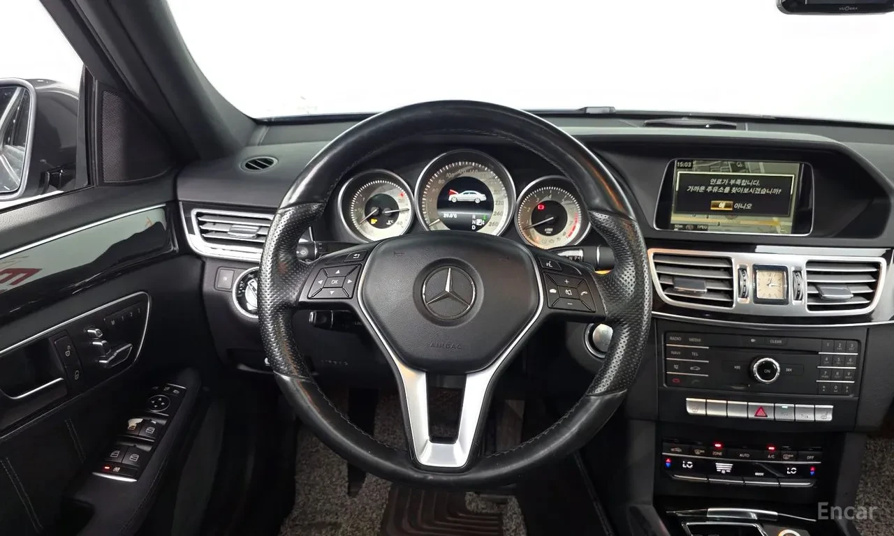 Mercedes-Benz E 300 4MATIC , снимка 11 - Автомобили и джипове - 55475947