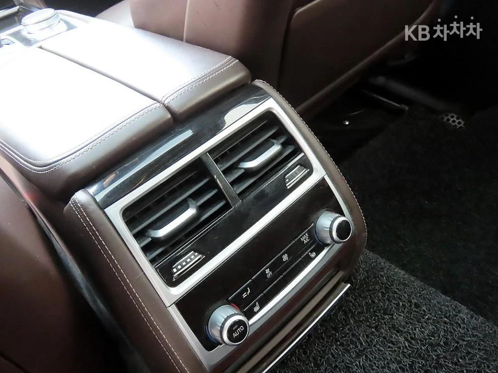 BMW 740 XDRIVE M SPORT HEAD UP PANORAMA 360CAM FULL, снимка 15 - Автомобили и джипове - 55481493