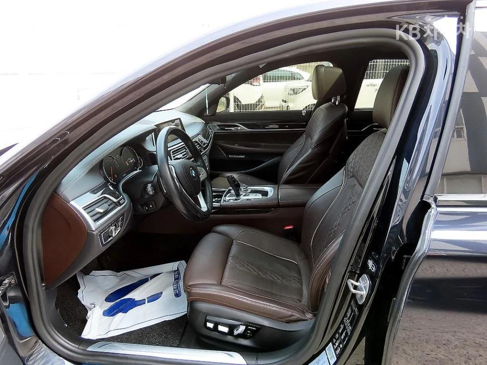 BMW 740 XDRIVE M SPORT HEAD UP PANORAMA 360CAM FULL, снимка 6 - Автомобили и джипове - 55481493