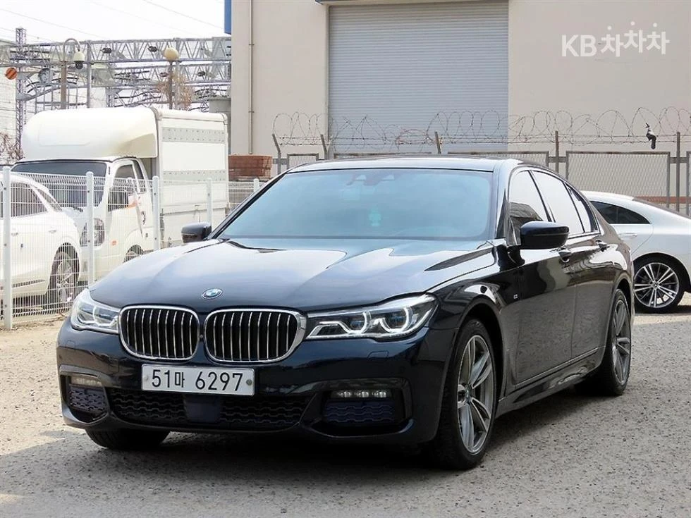 BMW 740 XDRIVE M SPORT HEAD UP PANORAMA 360CAM FULL