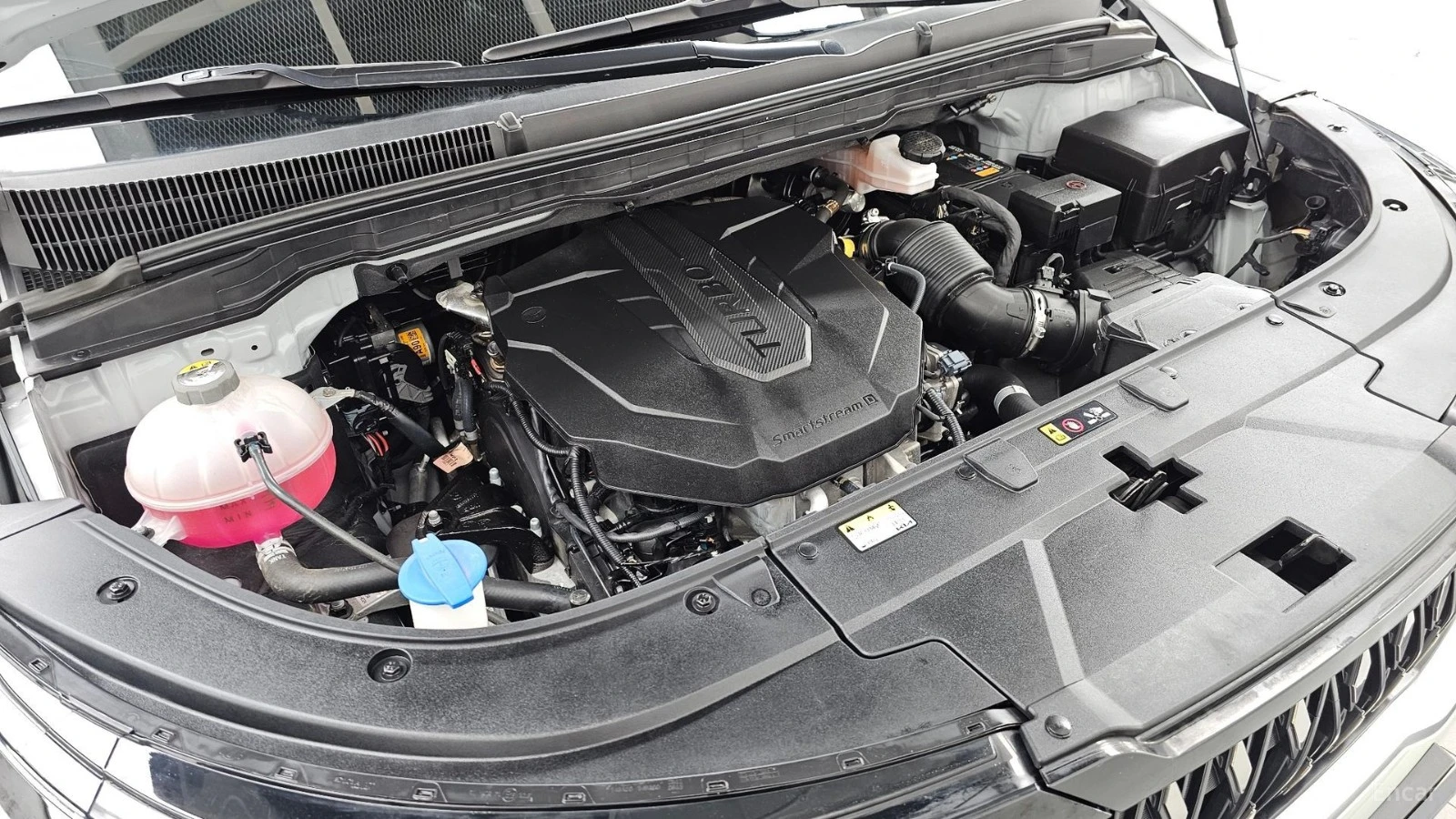 Kia Carnival 2.2d* PRESTIGE* КОЖА* ПОДГРЕВ* ОБДУХВАНЕ* КАМЕРА* , снимка 6 - Автомобили и джипове - 55491584