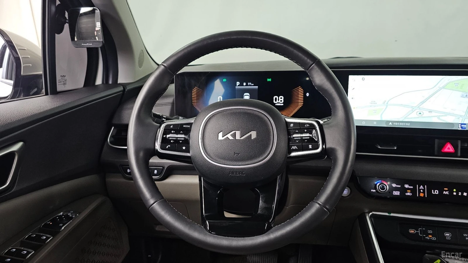 Kia Carnival 2.2d* PRESTIGE* КОЖА* ПОДГРЕВ* ОБДУХВАНЕ* КАМЕРА* , снимка 13 - Автомобили и джипове - 55491584