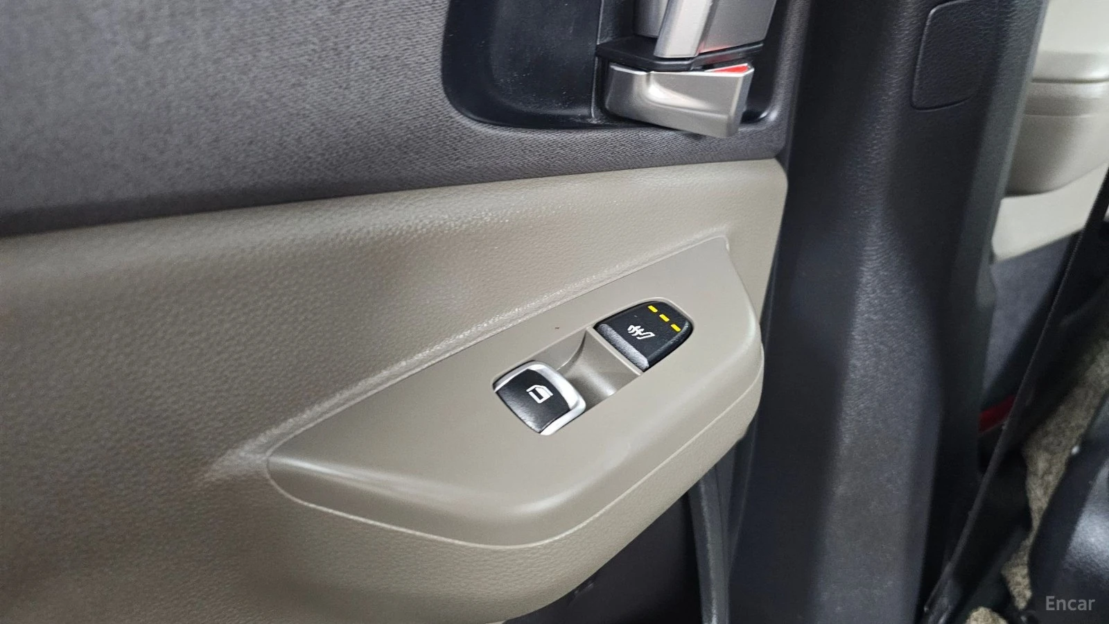 Kia Carnival 2.2d* PRESTIGE* КОЖА* ПОДГРЕВ* ОБДУХВАНЕ* КАМЕРА* , снимка 16 - Автомобили и джипове - 55491584
