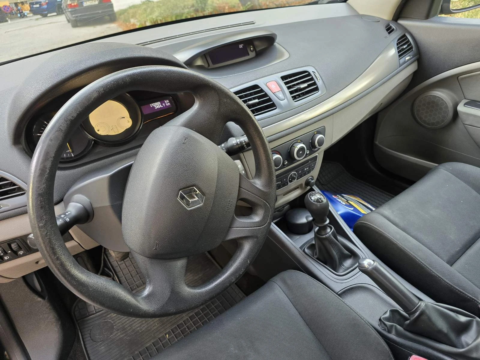 Renault Megane 1.5 dci, снимка 5 - Автомобили и джипове - 56555359