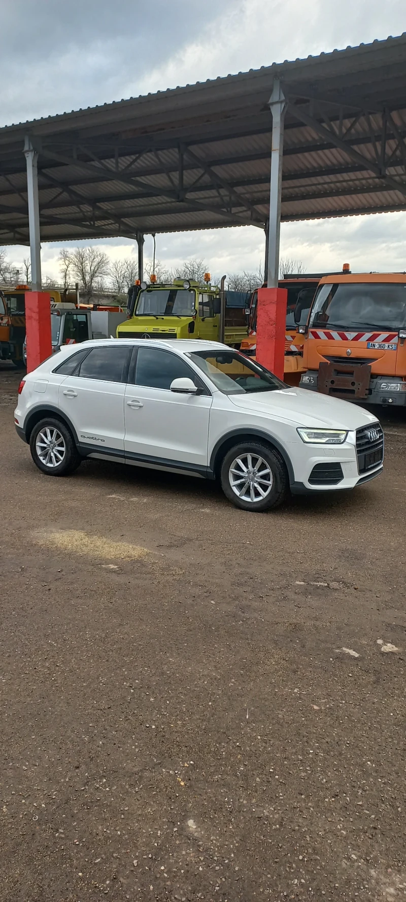Audi Q3, снимка 2 - Автомобили и джипове - 52542183