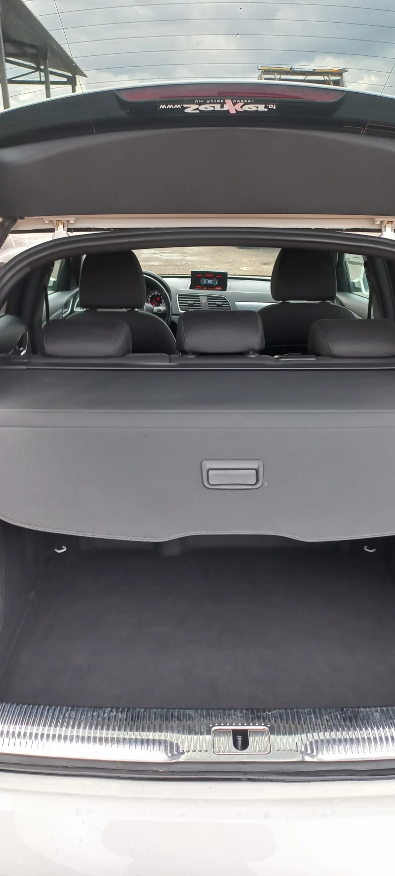 Audi Q3, снимка 8 - Автомобили и джипове - 52542183