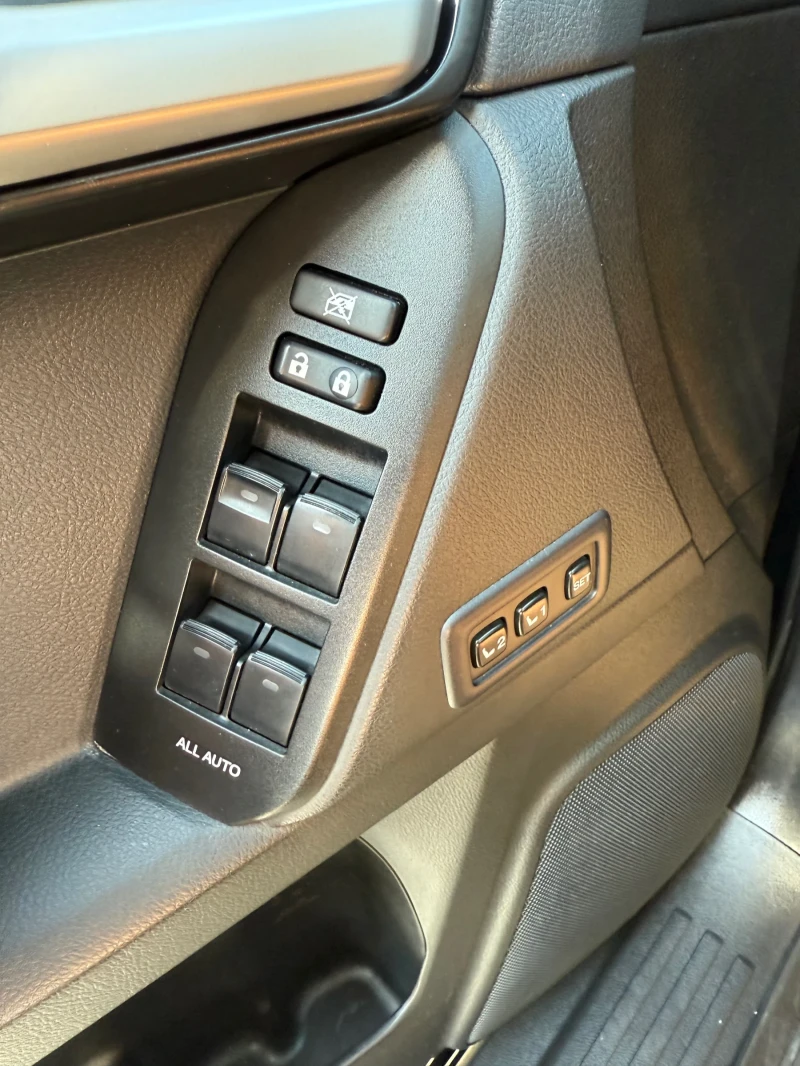 Toyota Land cruiser, снимка 12 - Автомобили и джипове - 52887198