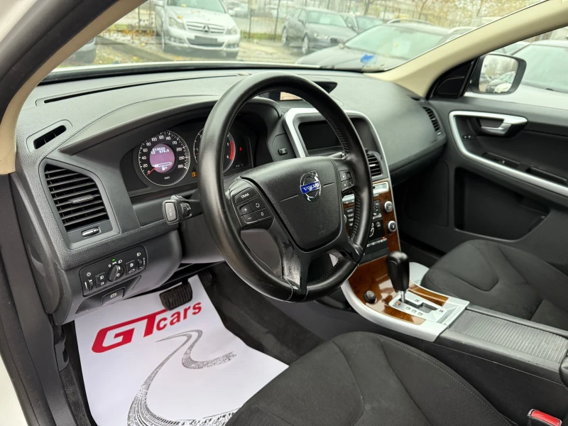 Volvo XC60 2.4D AWD D5, снимка 9 - Автомобили и джипове - 52463871