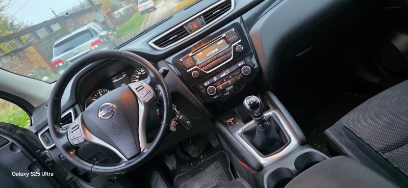 Nissan Qashqai 1.5dci, снимка 10 - Автомобили и джипове - 53026164