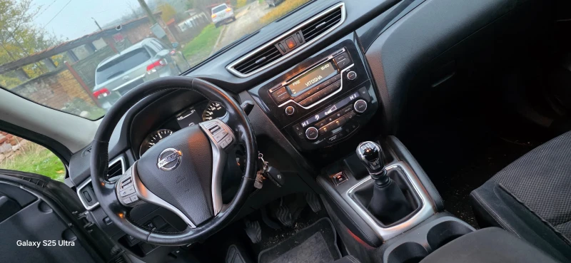 Nissan Qashqai 1.5dci, снимка 9 - Автомобили и джипове - 53026164