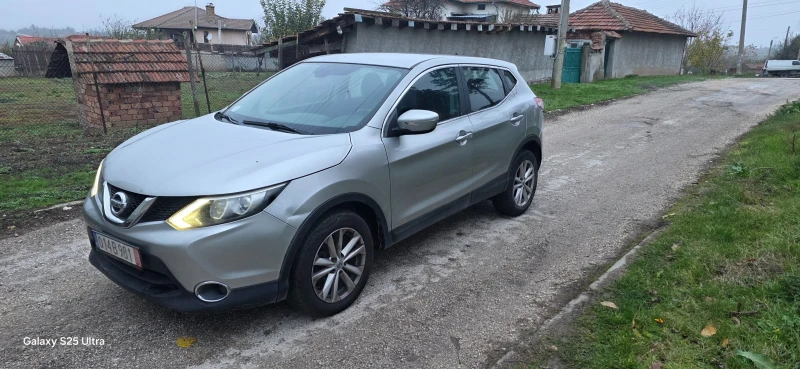 Nissan Qashqai 1.5dci, снимка 14 - Автомобили и джипове - 53026164