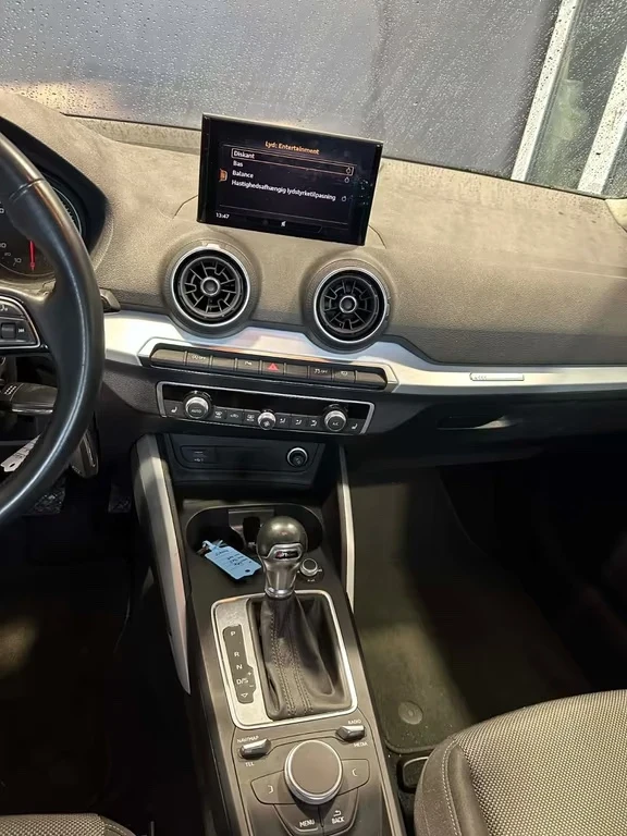 Audi Q2 35TFSI Sport Aut. 150ps DK - изображение 7