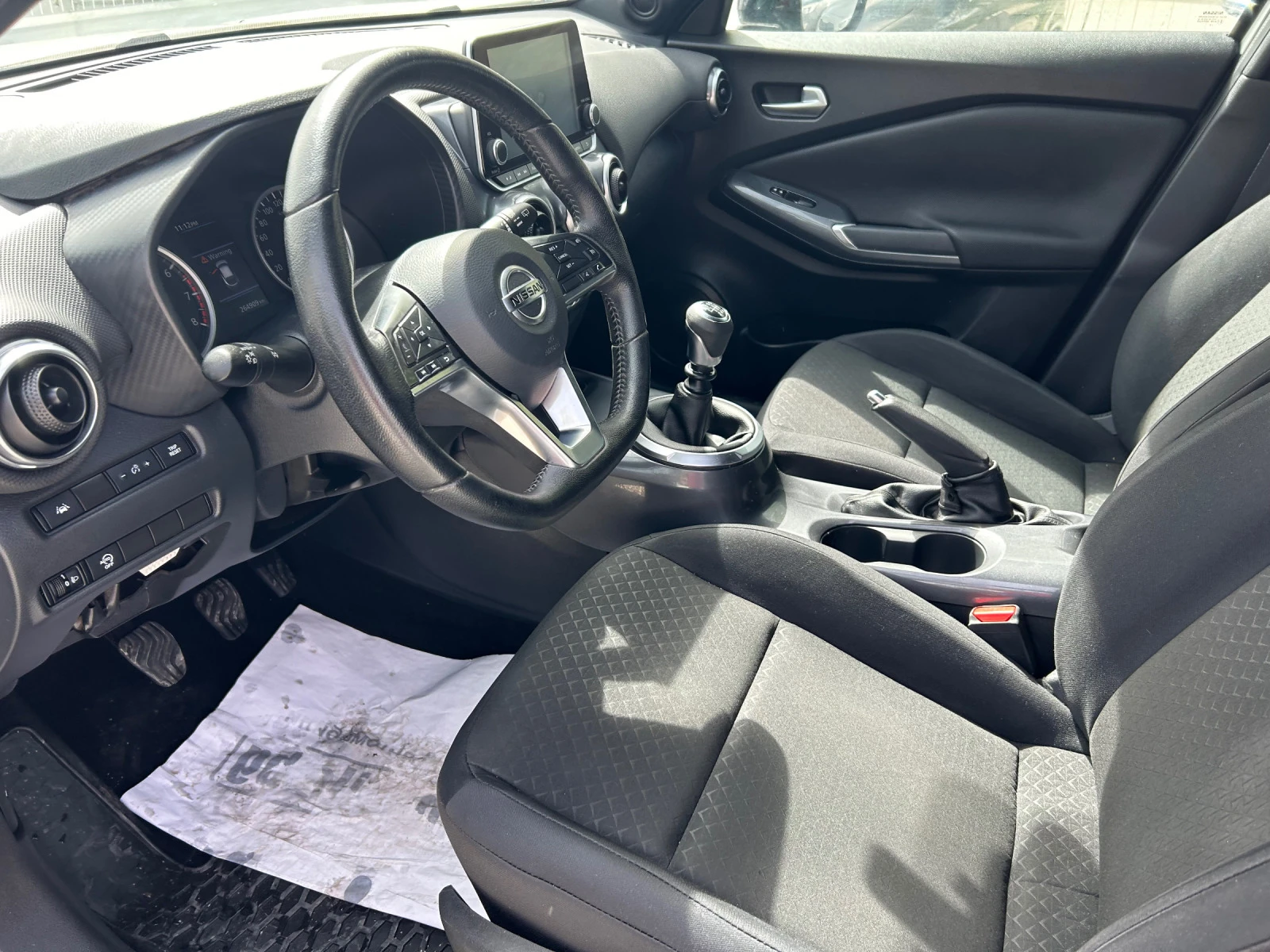 Nissan Juke 1.0 DIG-T VISIA - изображение 8