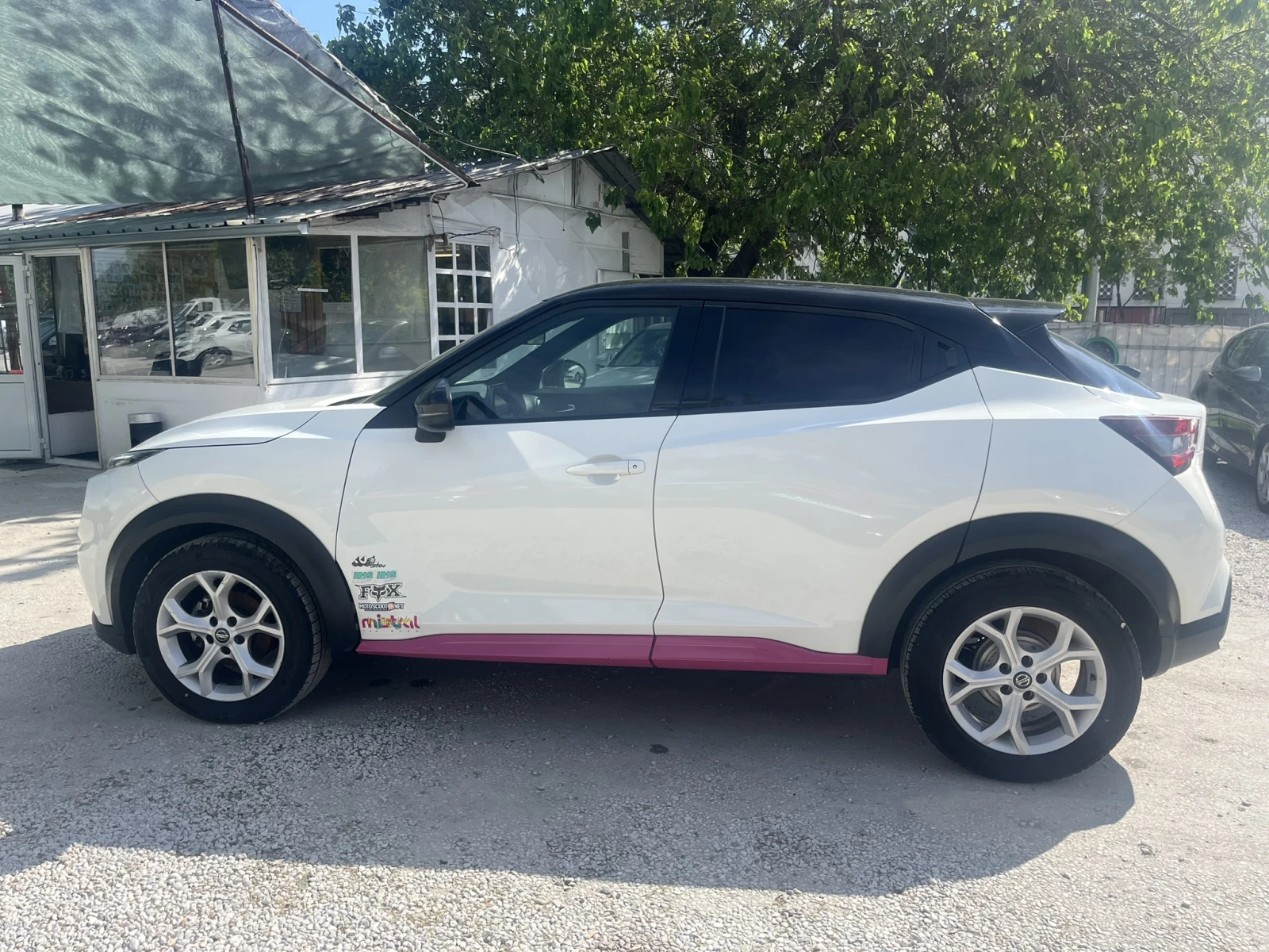 Nissan Juke 1.0 DIG-T VISIA - изображение 3