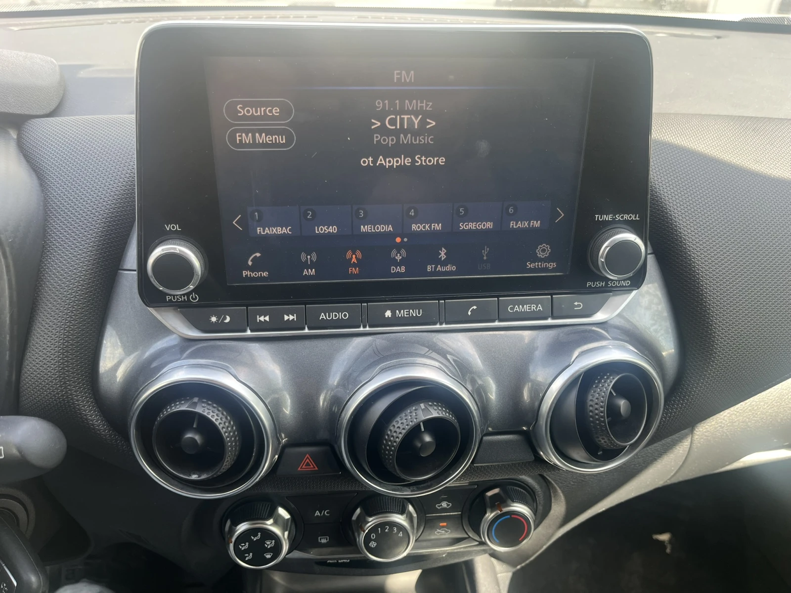 Nissan Juke 1.0 DIG-T VISIA - изображение 10