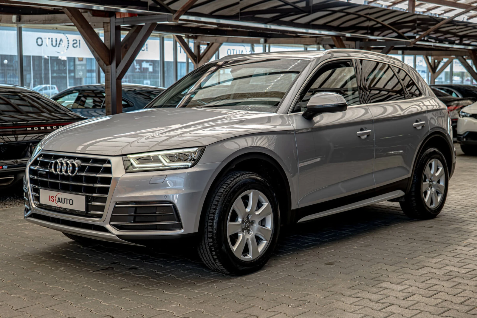 Audi Q5 2.0TDI/Quattro/Sline/Камера/ - изображение 3