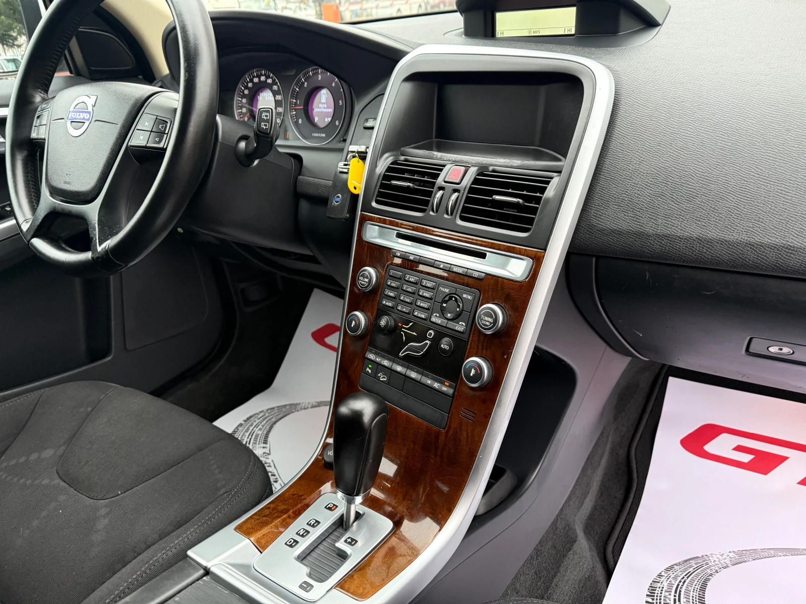 Volvo XC60 2.4D AWD D5 | Mobile.bg   16