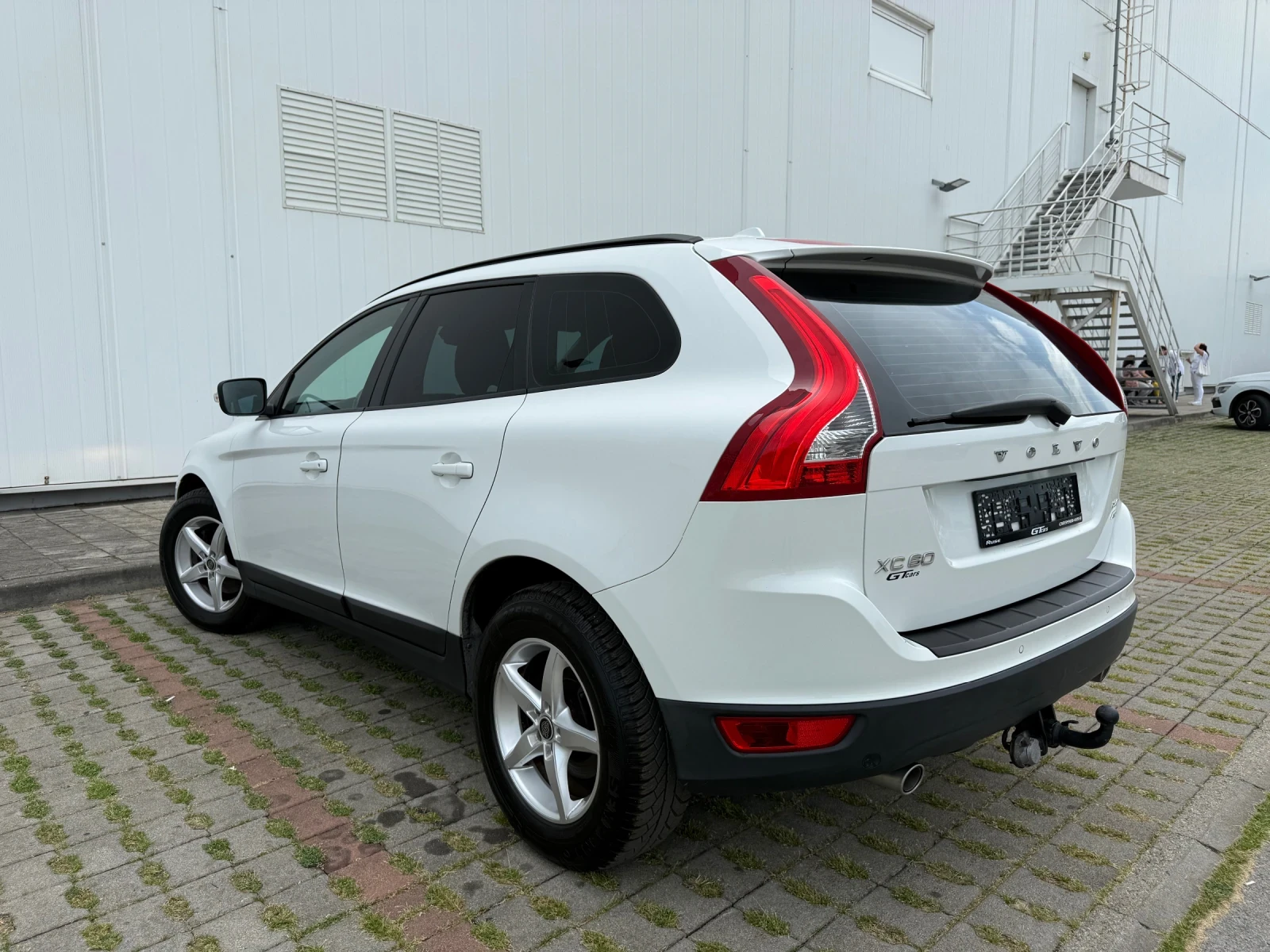 Volvo XC60 2.4D AWD D5, снимка 3 - Автомобили и джипове - 52463871