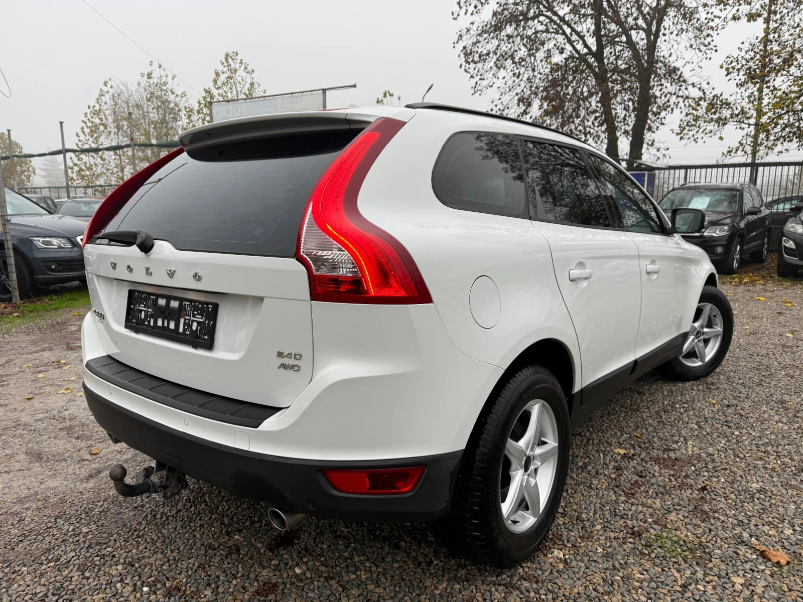 Volvo XC60 2.4D AWD D5 - изображение 5