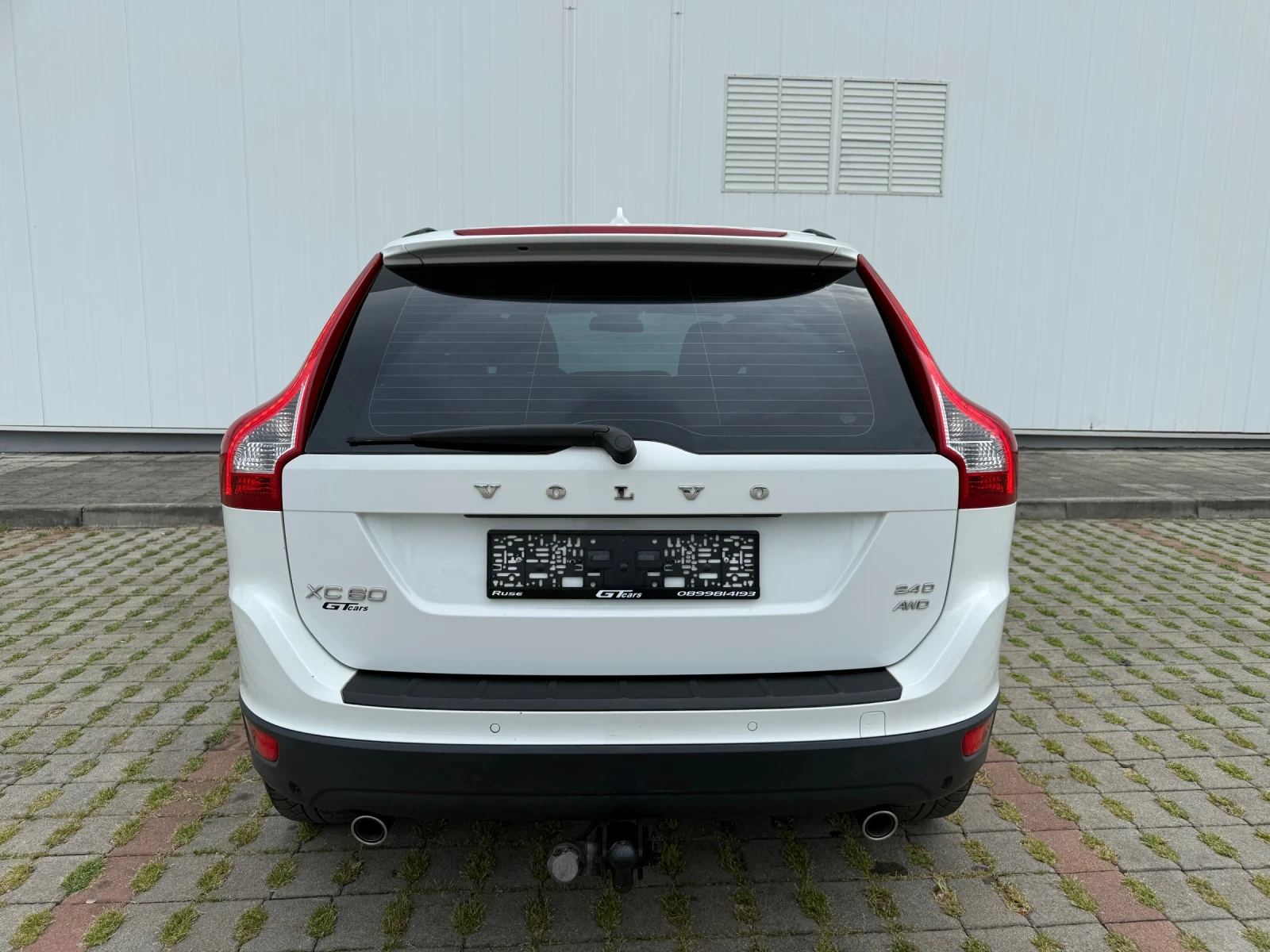 Volvo XC60 2.4D AWD D5, снимка 4 - Автомобили и джипове - 52463871
