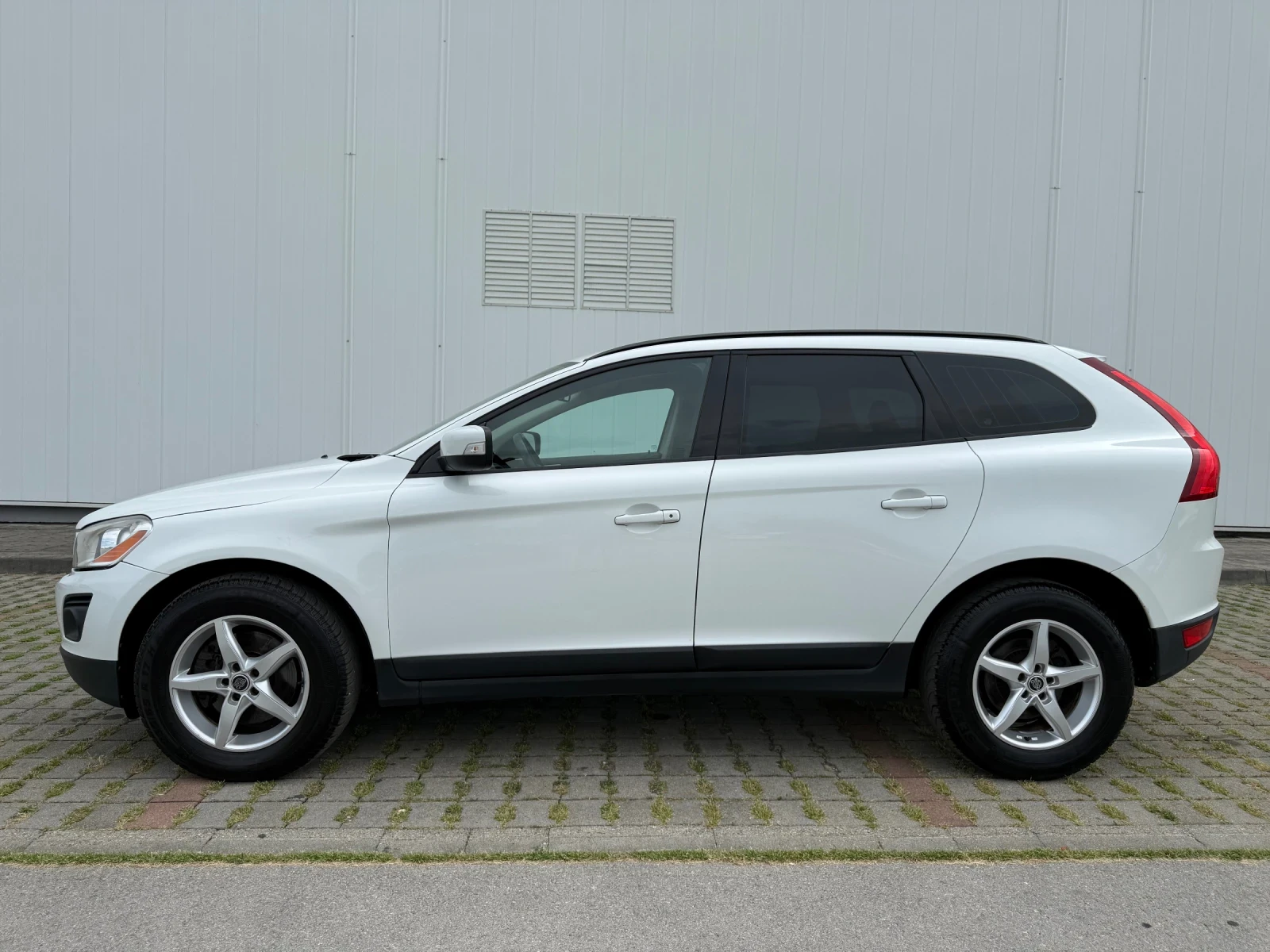 Volvo XC60 2.4D AWD D5, снимка 2 - Автомобили и джипове - 52463871